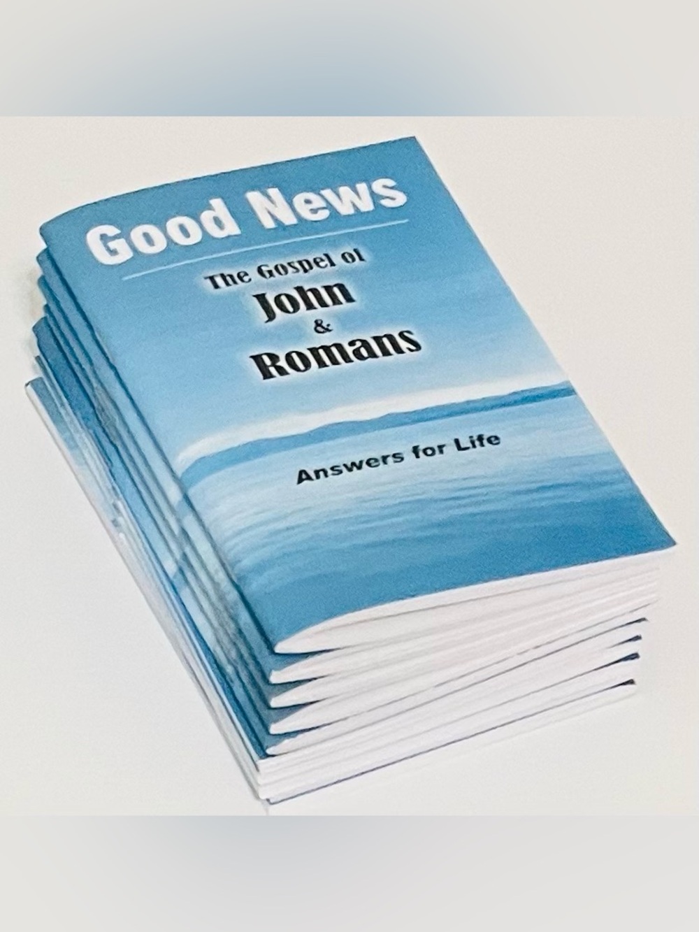 Good News: The Gospel of John & Romans 10-Book Pack (Chick Pubns, 2012) **NEW**